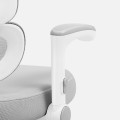 junior5.3_grey_feature_armrests.jpg